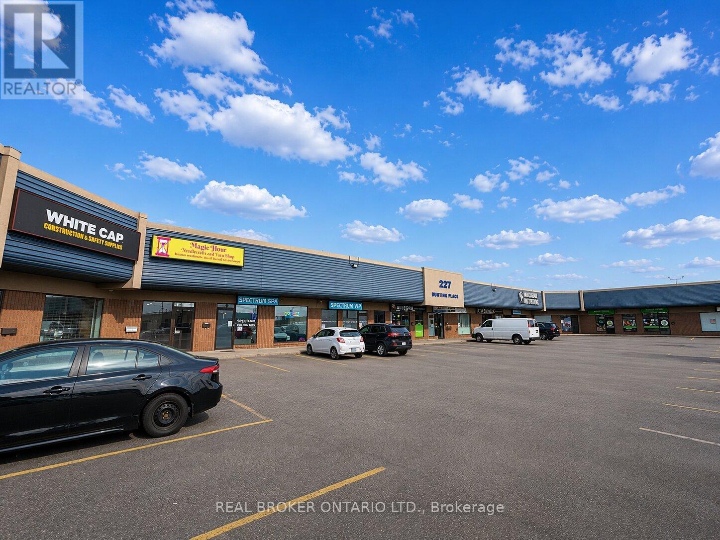 I - 227 Bunting Road, St. Catharines, Ontario  L2M 3Y2 - Photo 2 - X12972578