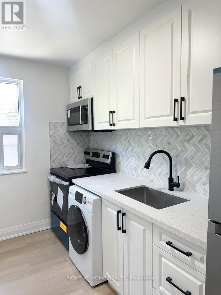 15 - 96 Erie Avenue, Hamilton, Ontario  L8N 1S7 - Photo 2 - X12972604