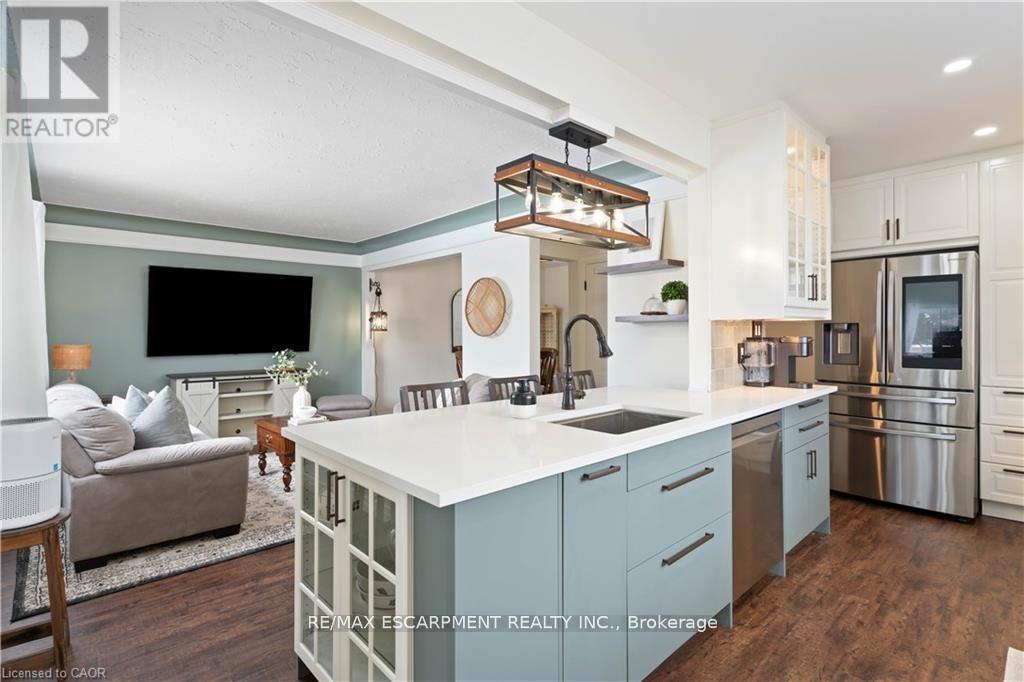 18 Flanders Avenue, St. Catharines, Ontario  L2M 5X3 - Photo 4 - X12972632