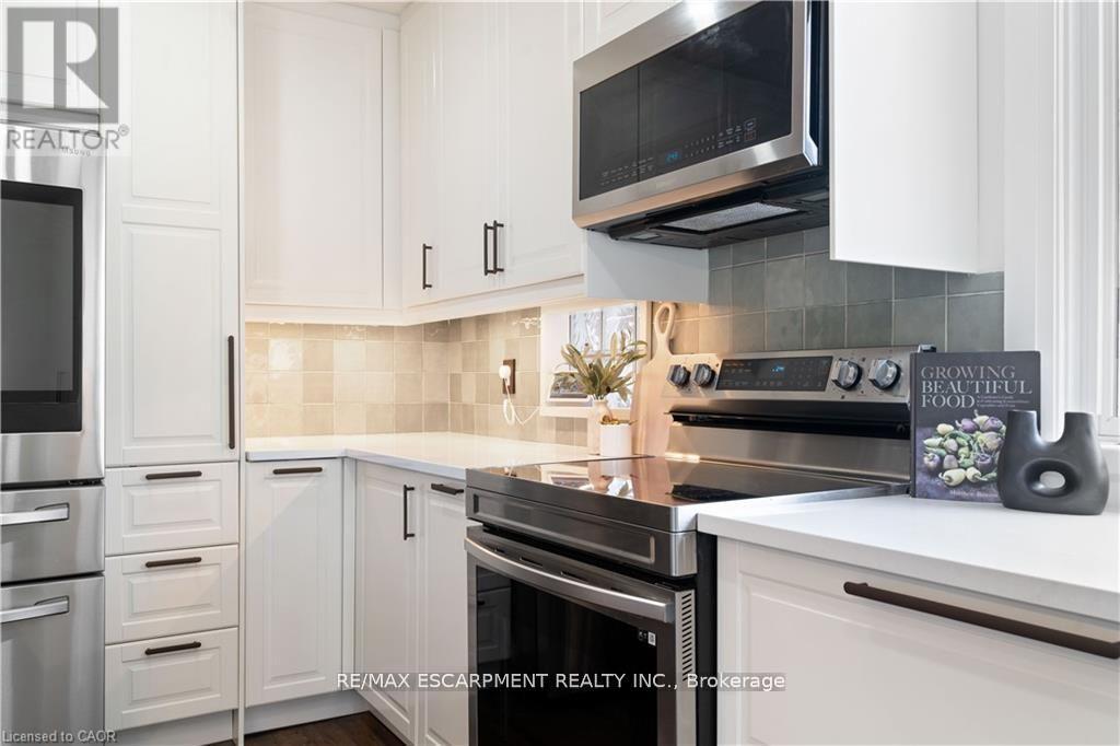 18 Flanders Avenue, St. Catharines, Ontario  L2M 5X3 - Photo 8 - X12972632