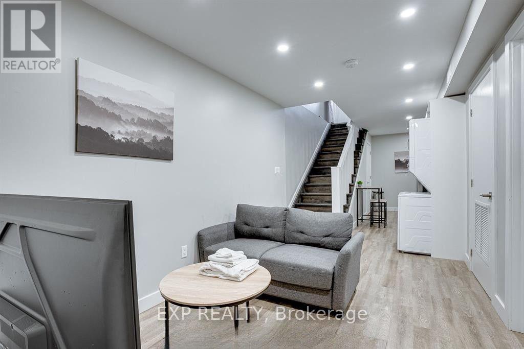 1 - 104 Wellington Street N, Hamilton, Ontario  L8R 1N3 - Photo 1 - X12972634