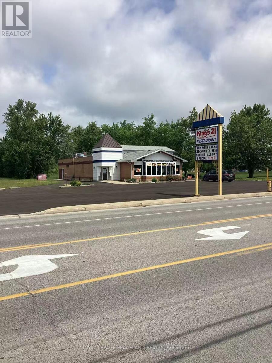 94 King Street E, Lambton Shores, Ontario  N0N 1J0 - Photo 14 - X12972696