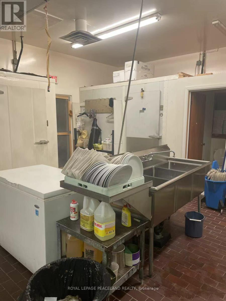 94 King Street E, Lambton Shores, Ontario  N0N 1J0 - Photo 7 - X12972696