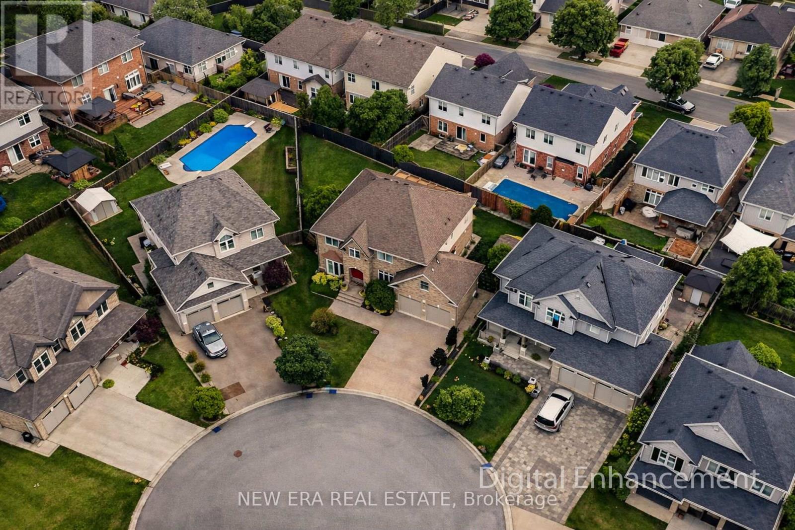 13 Alex Grant Place, St. Catharines, Ontario  L2P 0A2 - Photo 3 - X12972744