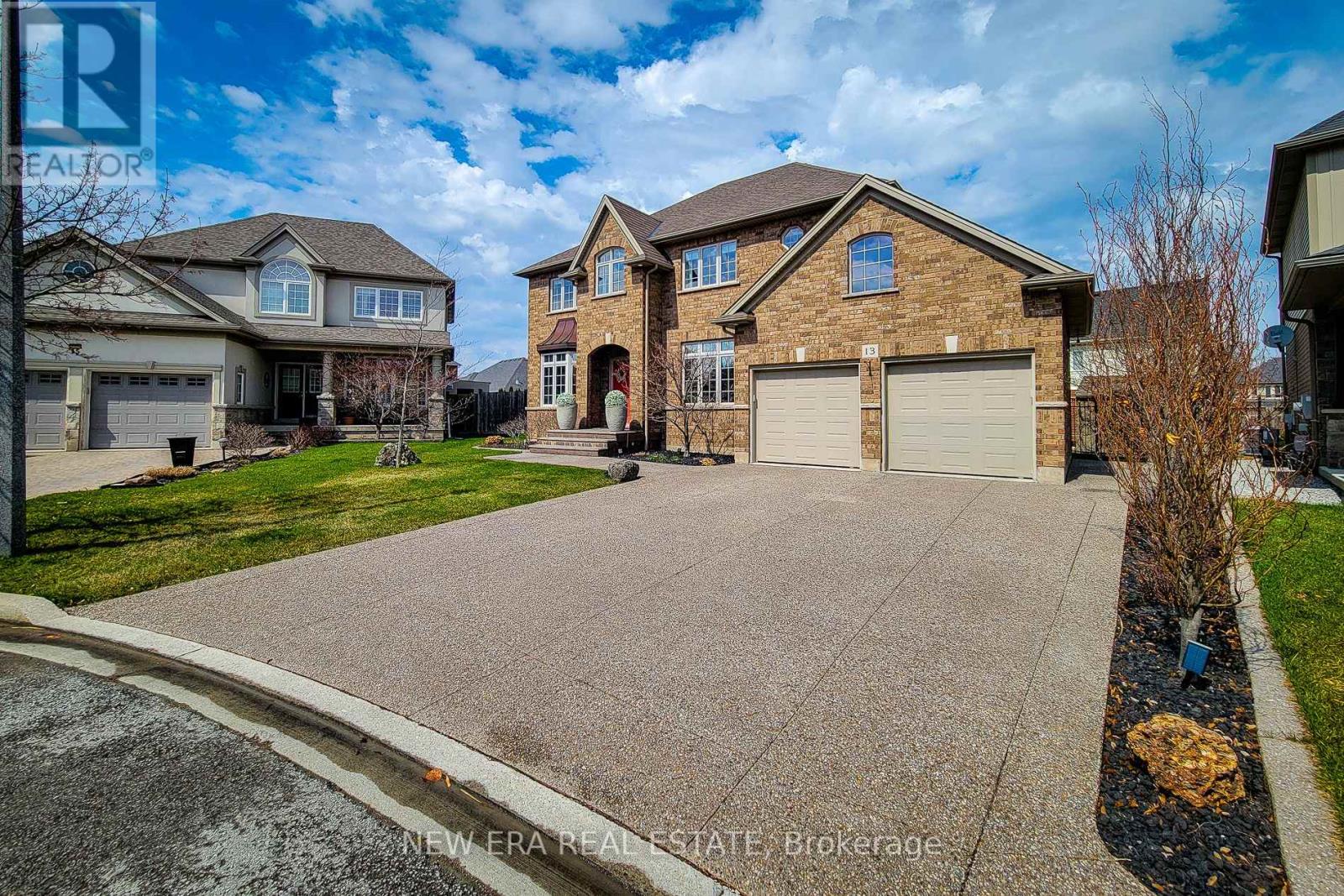 13 Alex Grant Place, St. Catharines, Ontario  L2P 0A2 - Photo 4 - X12972744