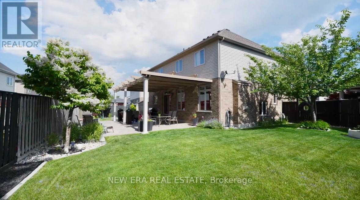 13 Alex Grant Place, St. Catharines, Ontario  L2P 0A2 - Photo 5 - X12972744