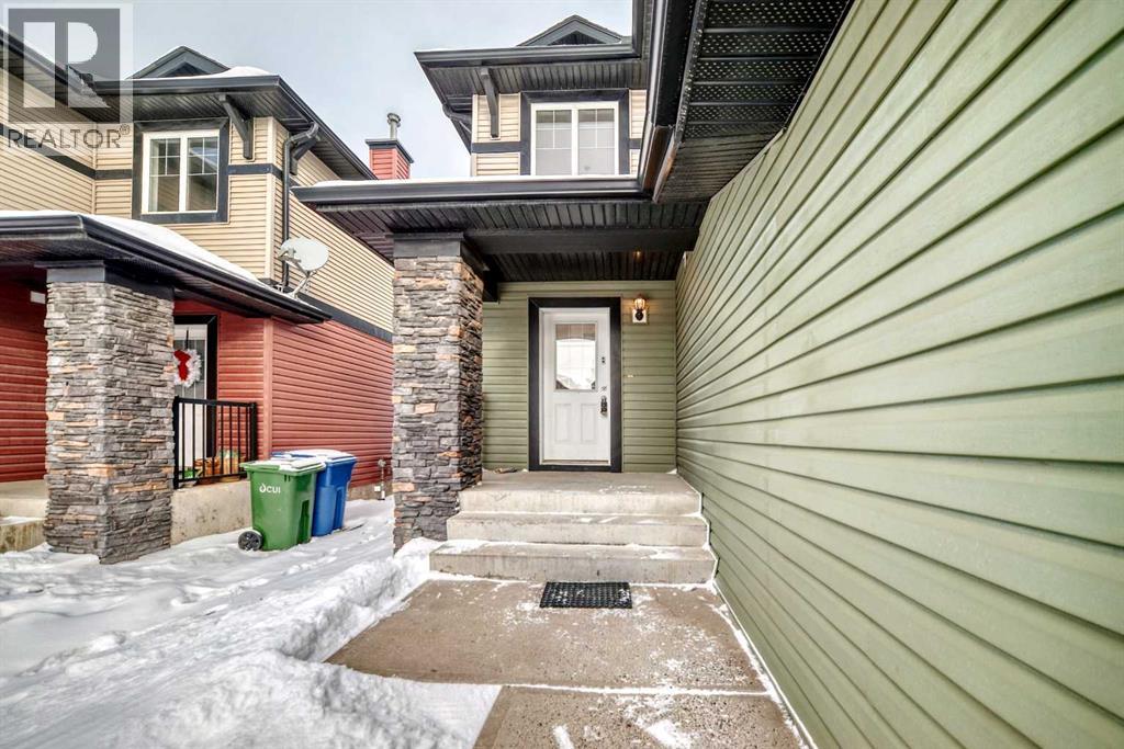 120 Springmere Grove, Chestermere, Alberta  T1X 0B5 - Photo 4 - A2275702