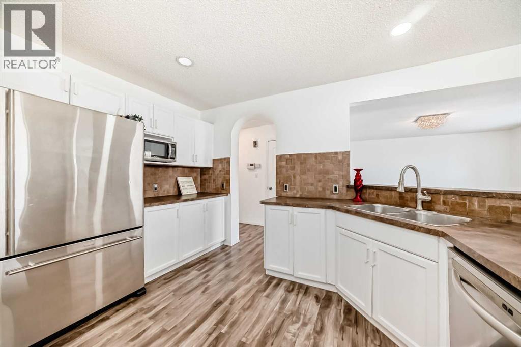 120 Springmere Grove, Chestermere, Alberta  T1X 0B5 - Photo 8 - A2275702