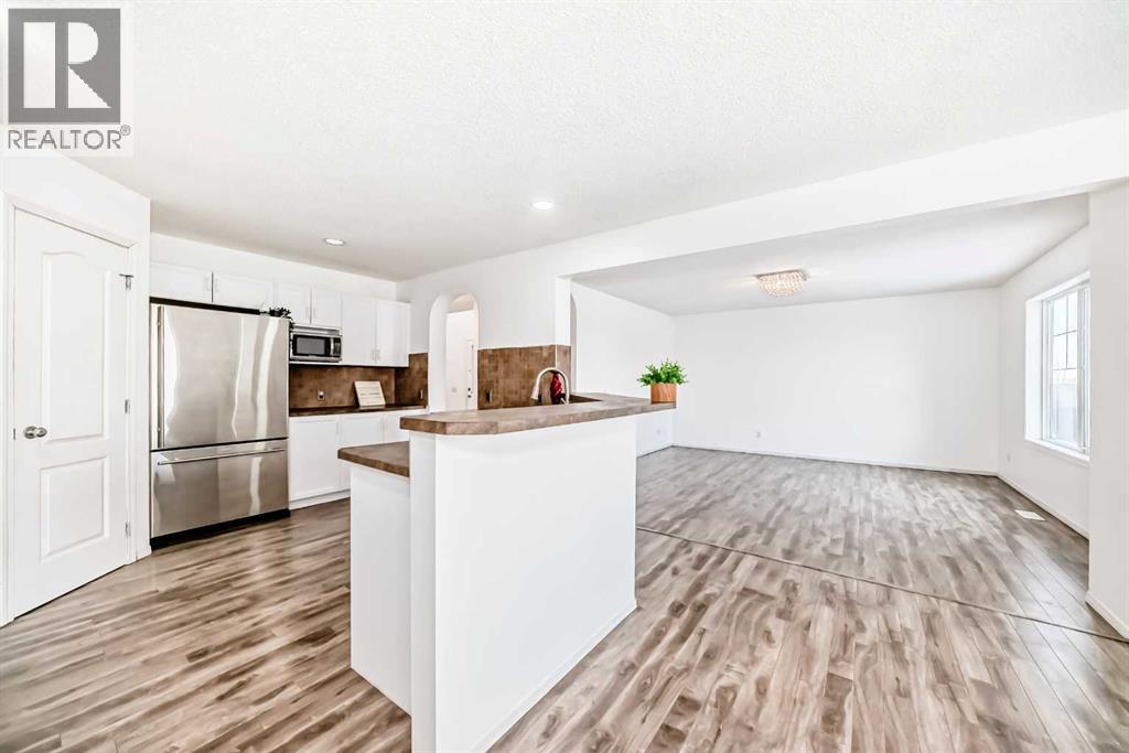 120 Springmere Grove, Chestermere, Alberta  T1X 0B5 - Photo 7 - A2275702