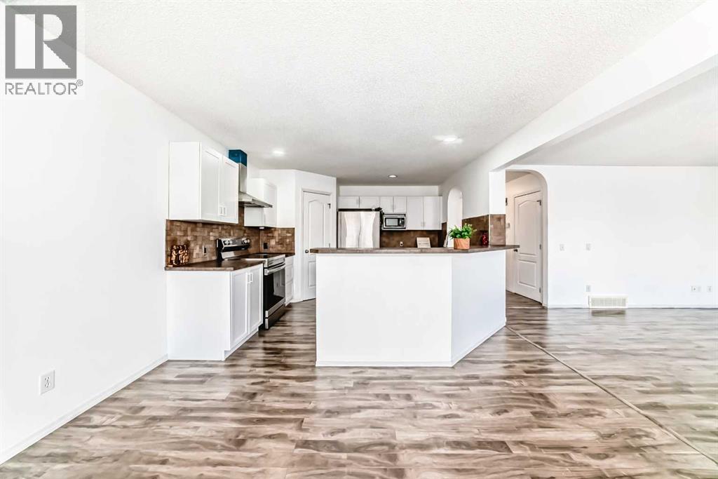 120 Springmere Grove, Chestermere, Alberta  T1X 0B5 - Photo 6 - A2275702