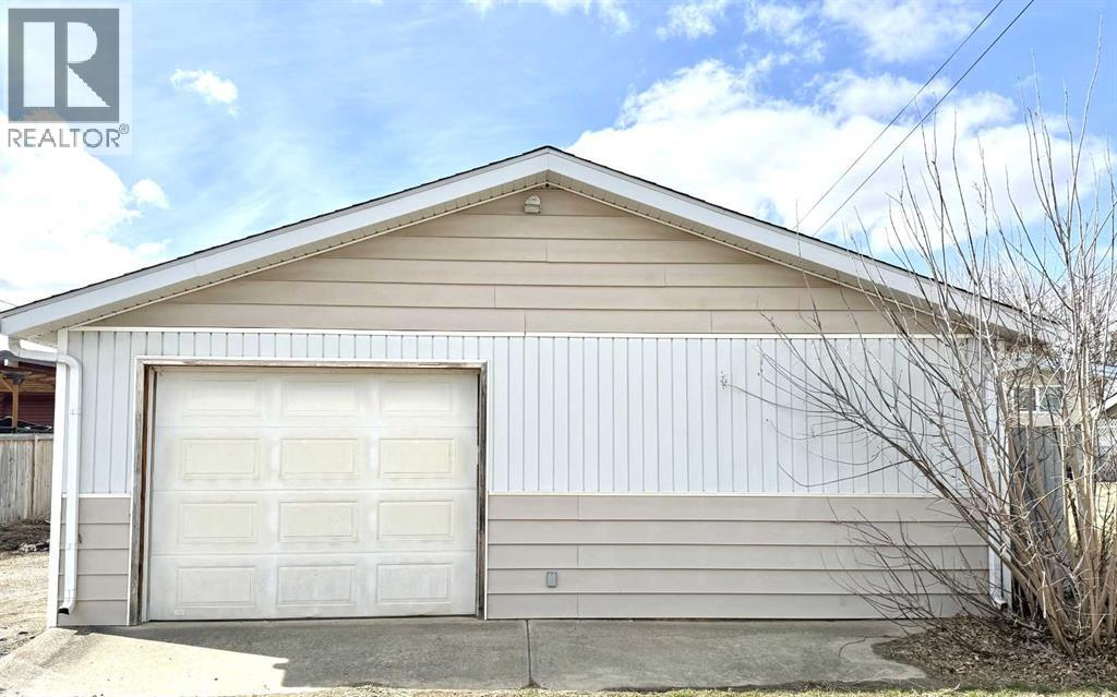 2109 18 Street, Coaldale, Alberta  T1M 1G2 - Photo 2 - A2297498