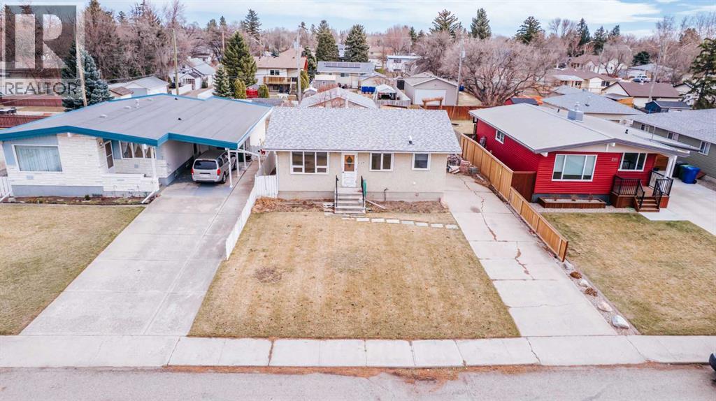 2109 18 Street, Coaldale, Alberta  T1M 1G2 - Photo 4 - A2297498