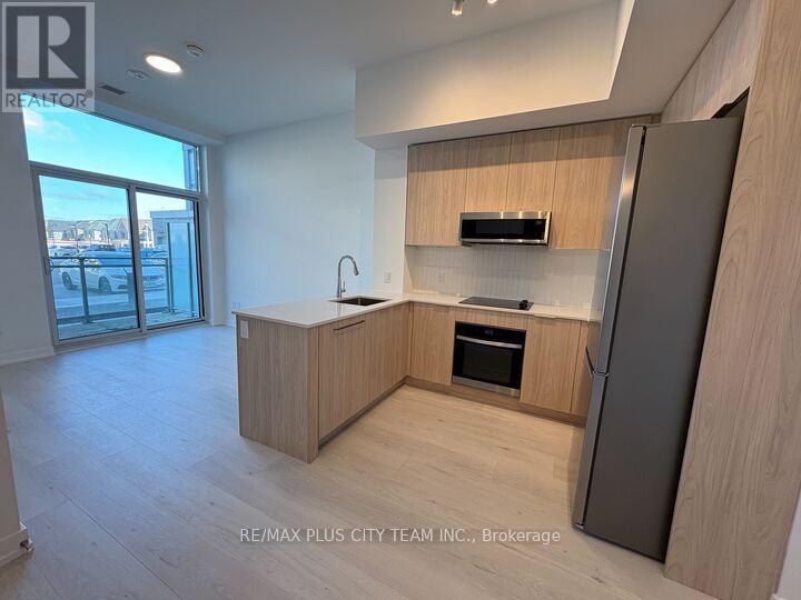 104 - 2501 Saw Whet Boulevard, Oakville, Ontario  L6M 5N2 - Photo 5 - W12960366