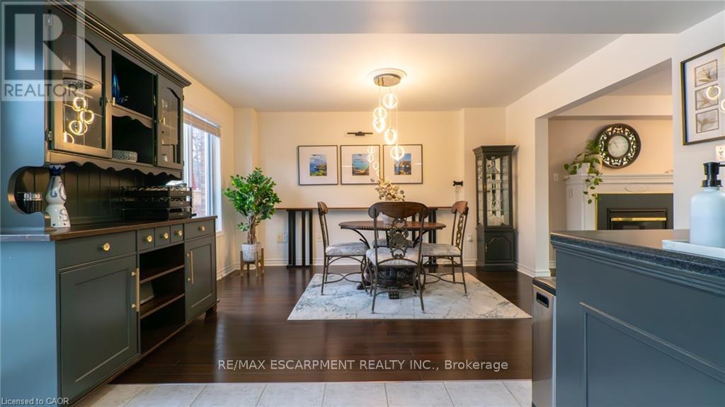 2062 Westmount Drive, Oakville, Ontario  L6M 3P2 - Photo 13 - W12967370