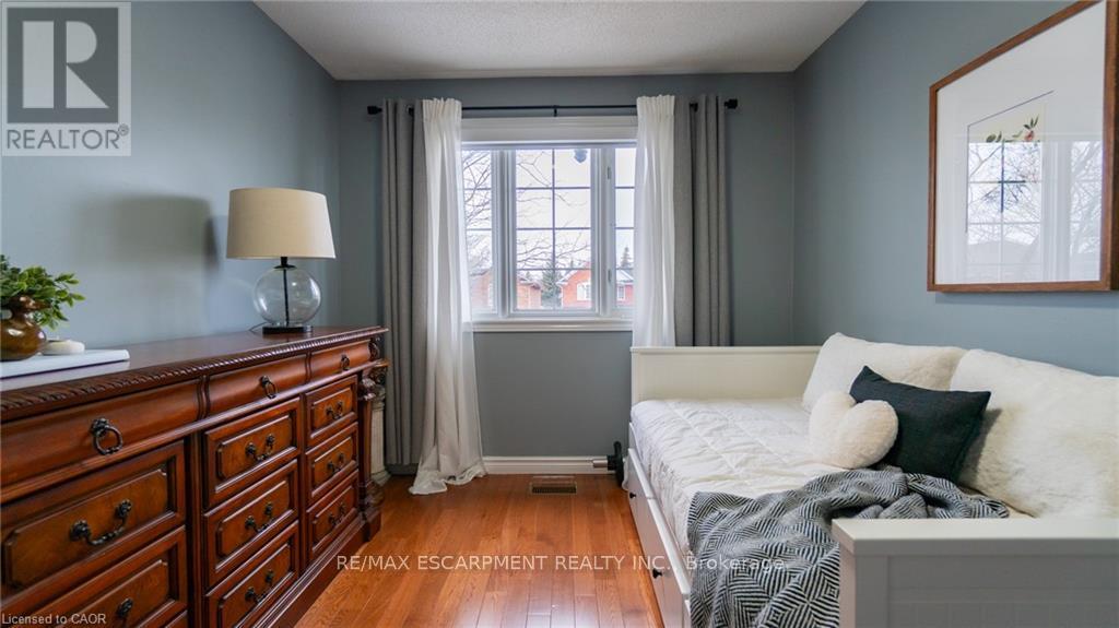 2062 Westmount Drive, Oakville, Ontario  L6M 3P2 - Photo 30 - W12967370