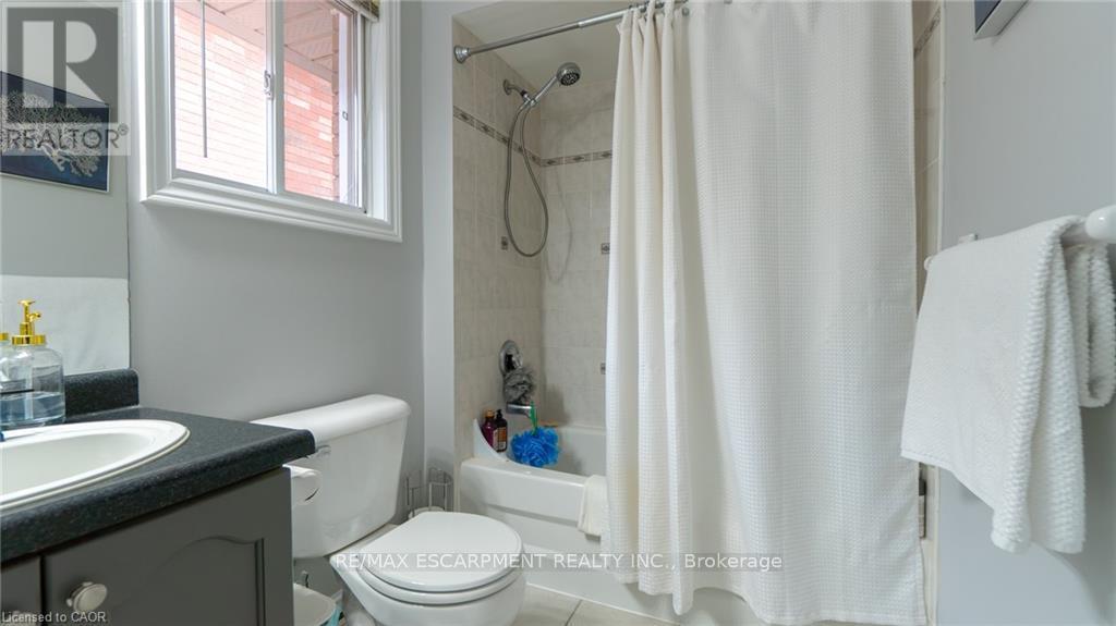 2062 Westmount Drive, Oakville, Ontario  L6M 3P2 - Photo 31 - W12967370