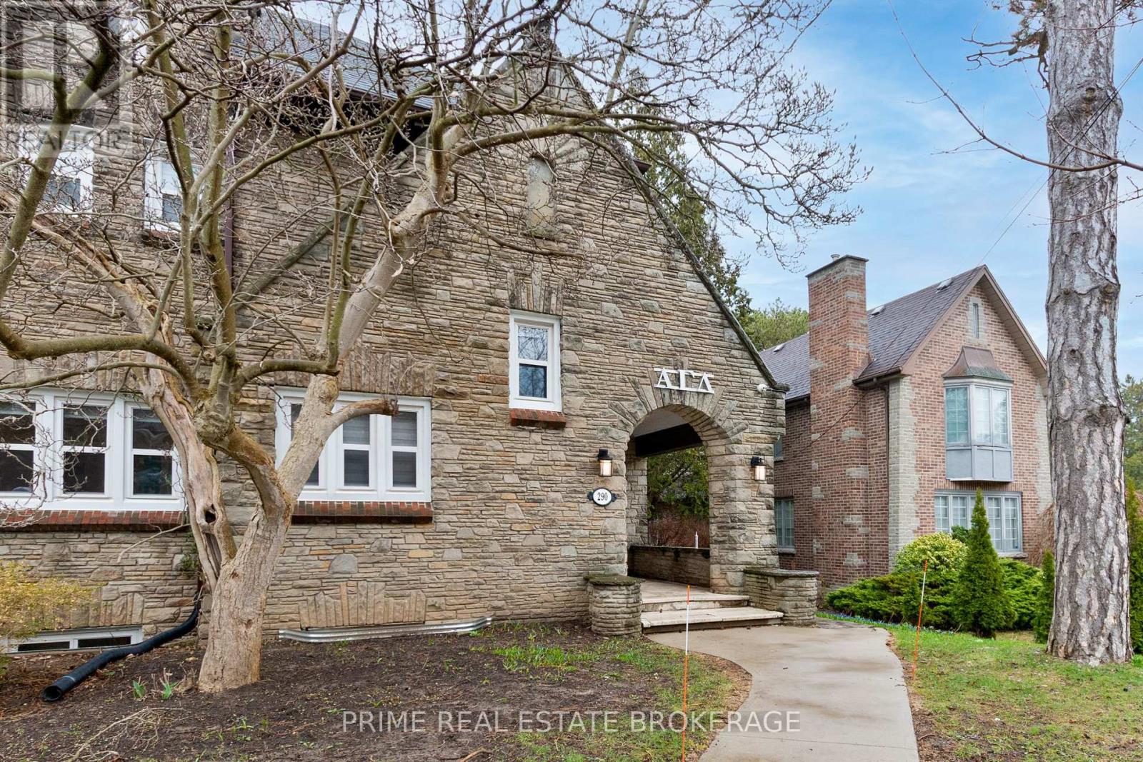 290 Huron Street, London East (East B), Ontario  N6A 2J9 - Photo 3 - X12972802