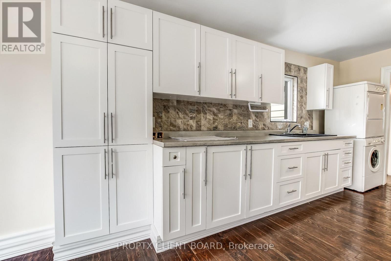 Photo 13 of 22 for 727 Queens Avenue S