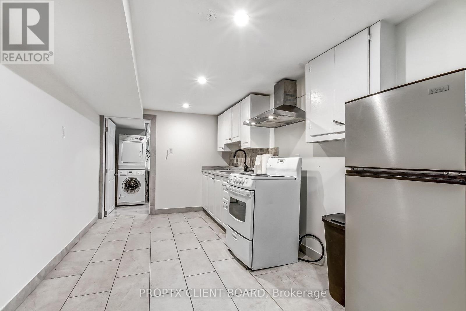 Photo 16 of 22 for 727 Queens Avenue S