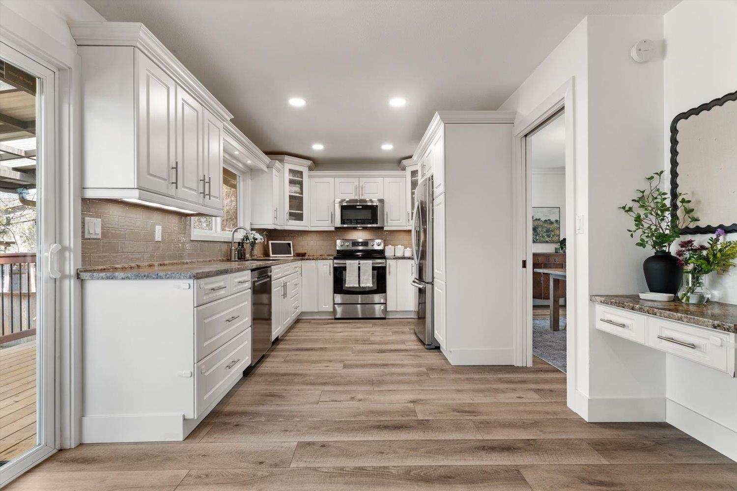 45201 Redwood Avenue, Sardis South, Chilliwack, British Columbia  V2R 1W2 - Photo 13 - R3108392