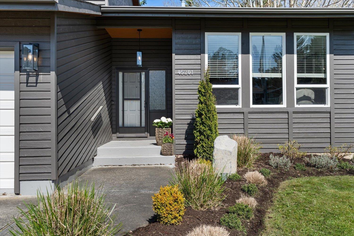 45201 Redwood Avenue, Sardis South, Chilliwack, British Columbia  V2R 1W2 - Photo 5 - R3108392