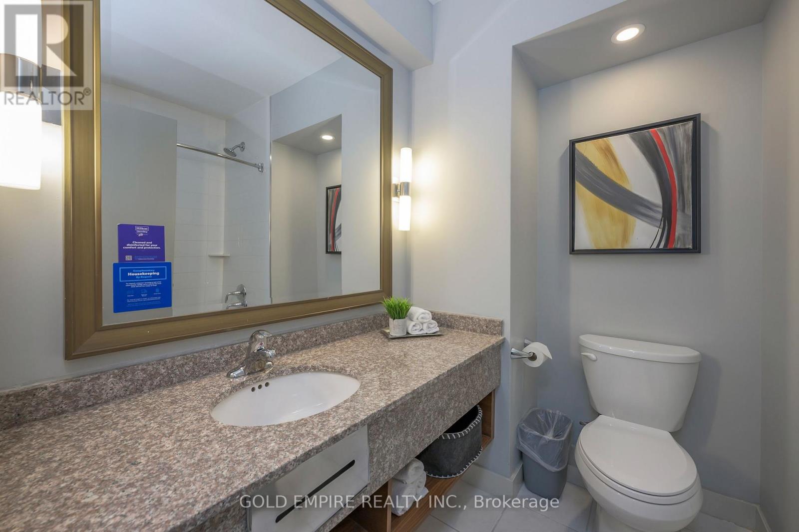 Studio - 300 King Street, London East (East K), Ontario  N6B 1S2 - Photo 12 - X12972912