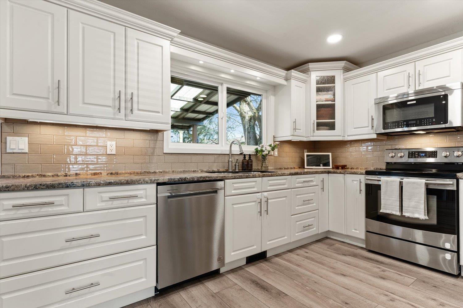 45201 Redwood Avenue, Sardis South, Chilliwack, British Columbia  V2R 1W2 - Photo 15 - R3108392