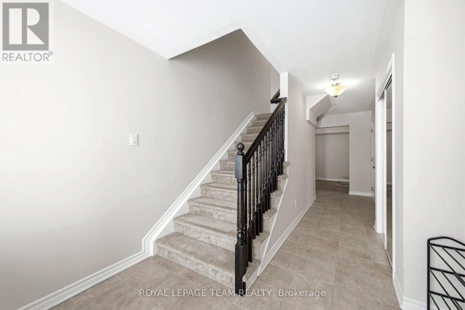 362 Aphelion Crescent, Ottawa, Ontario  K2J 6N4 - Photo 4 - X12972758
