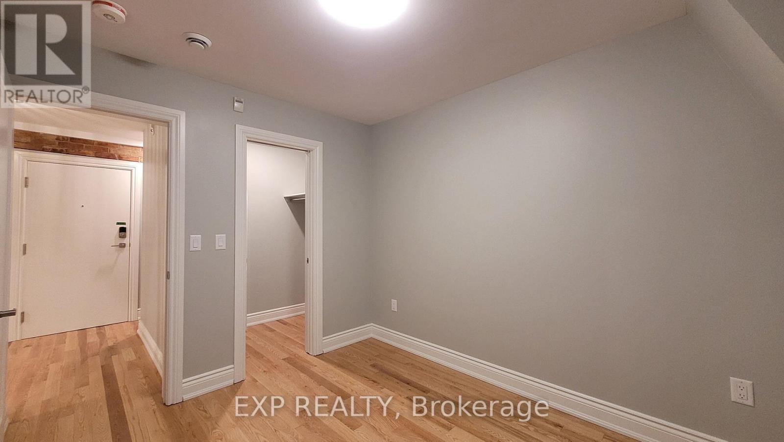 302 - 157 James Street, Ottawa, Ontario  K1R 5M4 - Photo 8 - X12972774