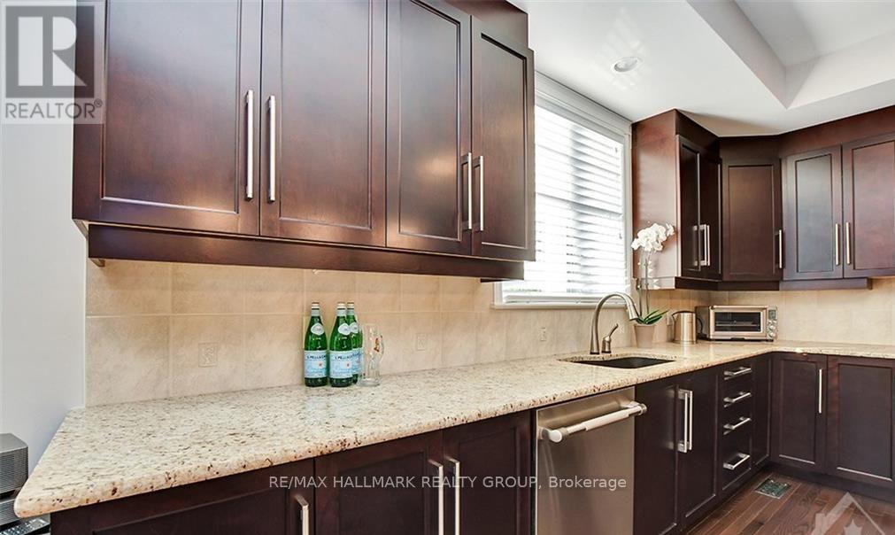 318 Rywalk Circle, Ottawa, Ontario  K1T 0C7 - Photo 13 - X12972784