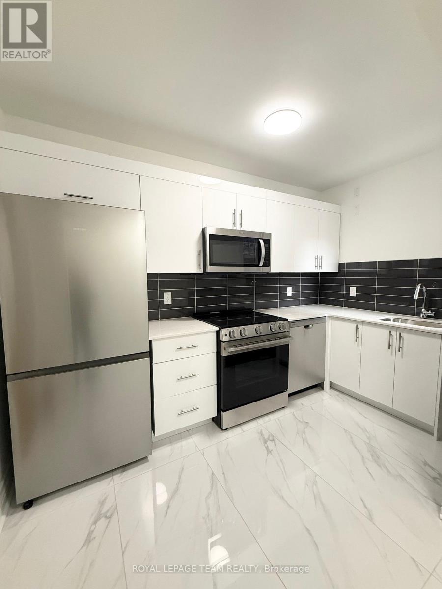 2 - 235 Cooper Street, Ottawa, Ontario  K2P 1L7 - Photo 5 - X12972886