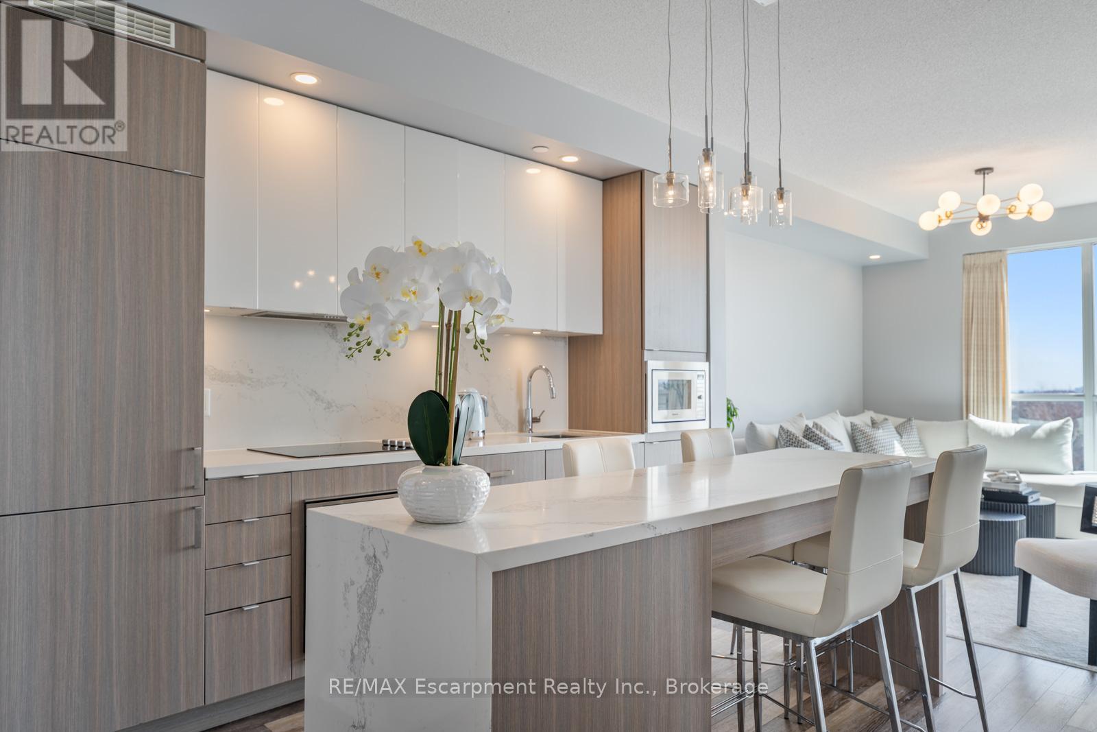 516 - 5220 Dundas Street, Burlington, Ontario  L7L 0J4 - Photo 10 - W12972904