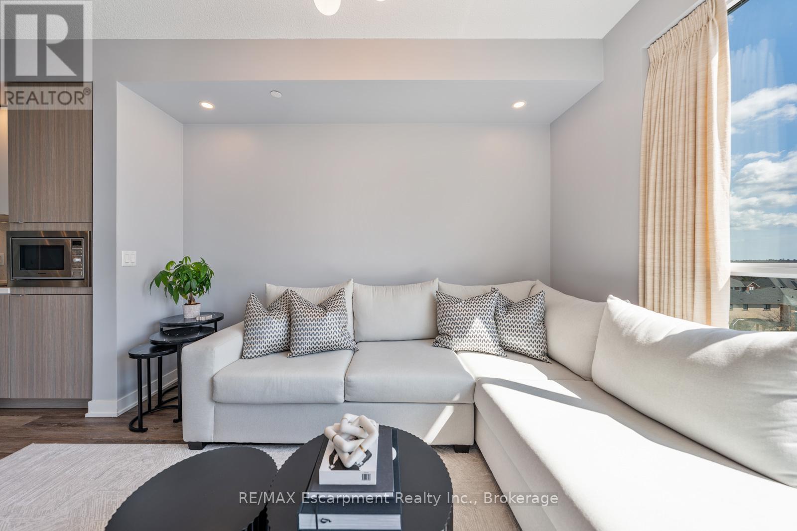 516 - 5220 Dundas Street, Burlington, Ontario  L7L 0J4 - Photo 13 - W12972904