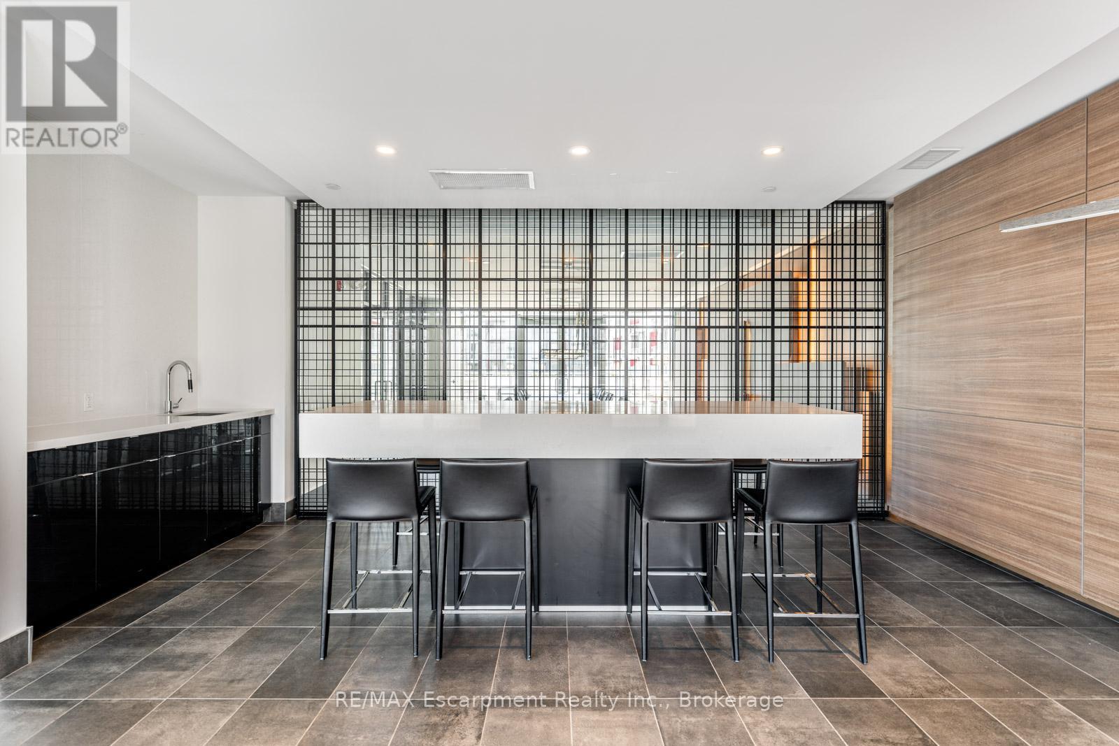 516 - 5220 Dundas Street, Burlington, Ontario  L7L 0J4 - Photo 31 - W12972904