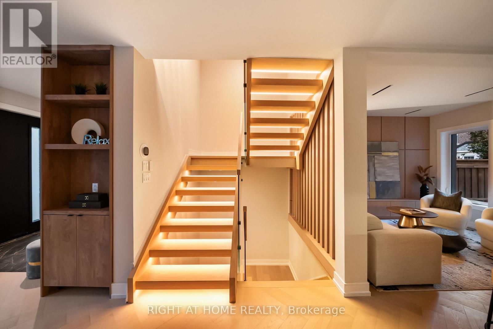 98 Dixon Avenue, Toronto, Ontario  M4L 1N7 - Photo 7 - E12918542