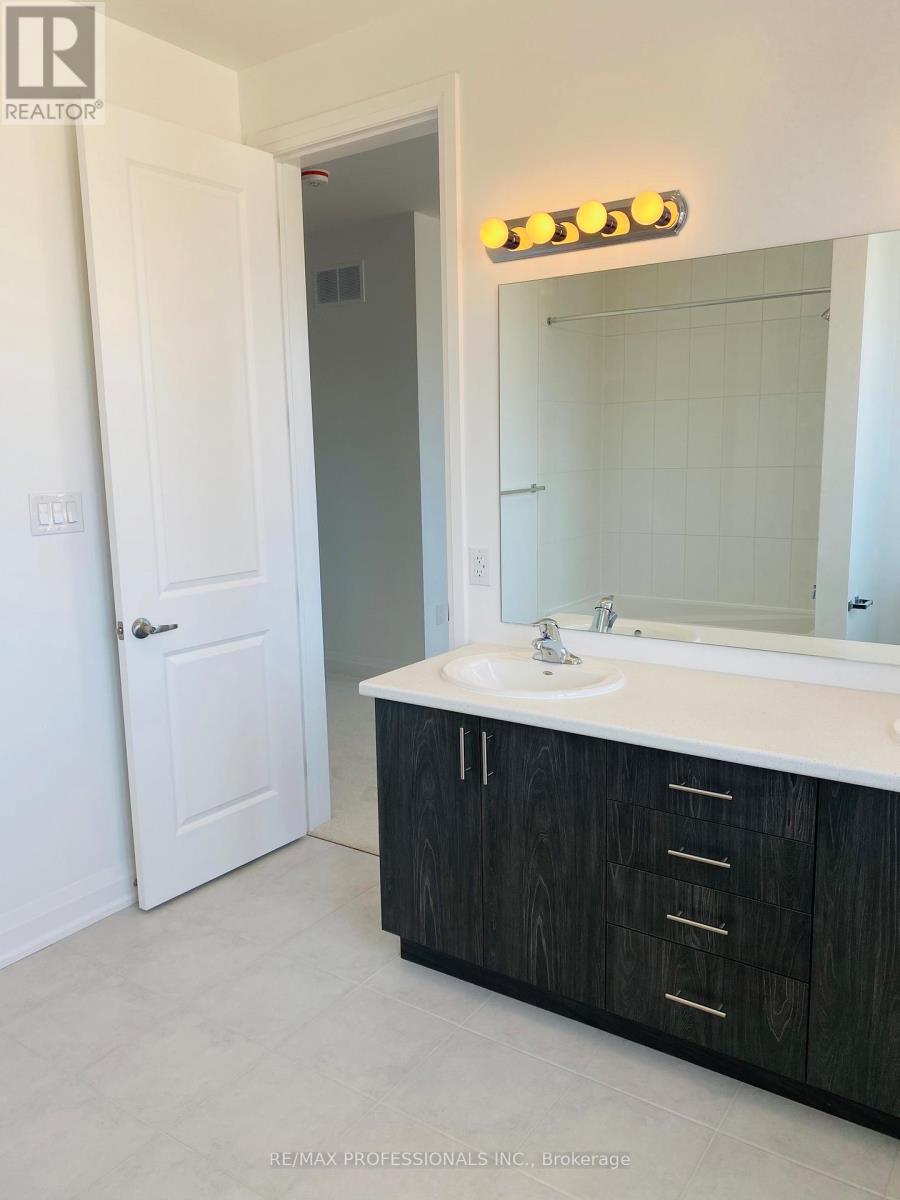 14 Barnyard Trail, Barrie, Ontario  L9J 0T4 - Photo 6 - S12964400