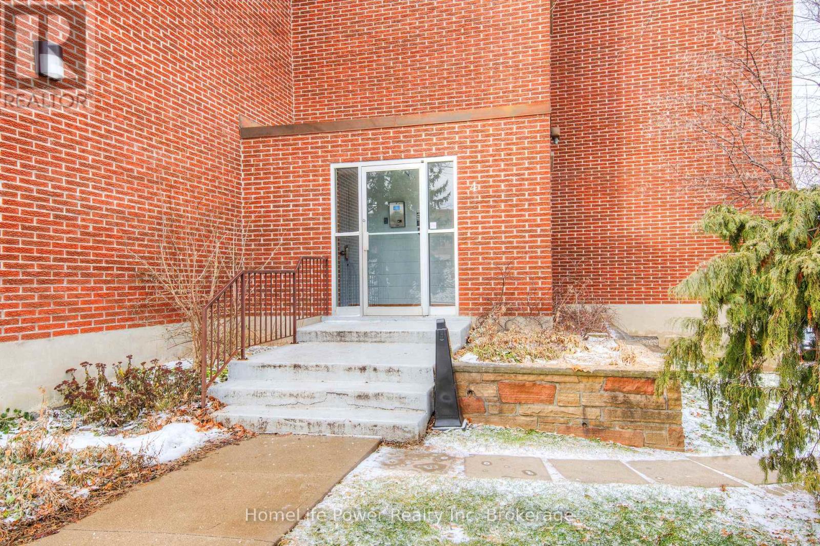 303 - 4 Avalon Place, Kitchener, Ontario  N2M 4N6 - Photo 2 - X12972884