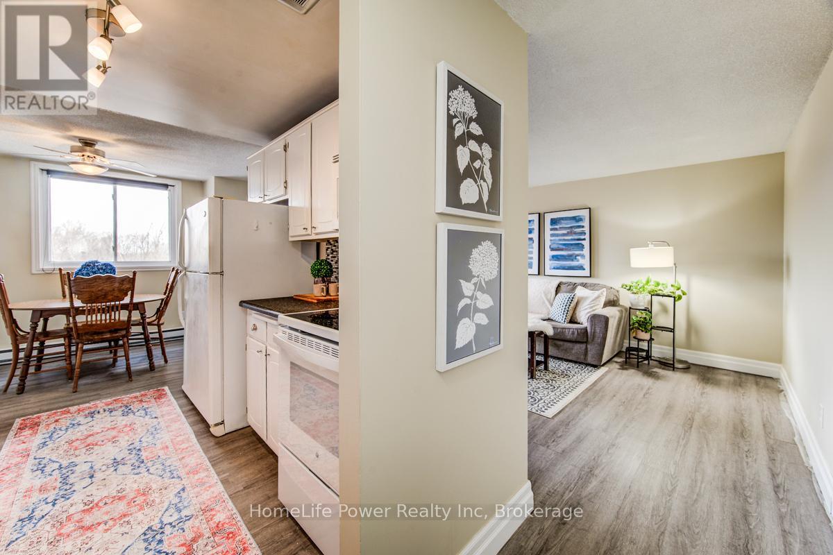 303 - 4 Avalon Place, Kitchener, Ontario  N2M 4N6 - Photo 5 - X12972884