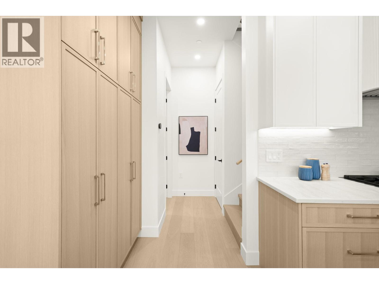 2965 Glen Drive, Vancouver, British Columbia  V5T 2P1 - Photo 10 - R3108593