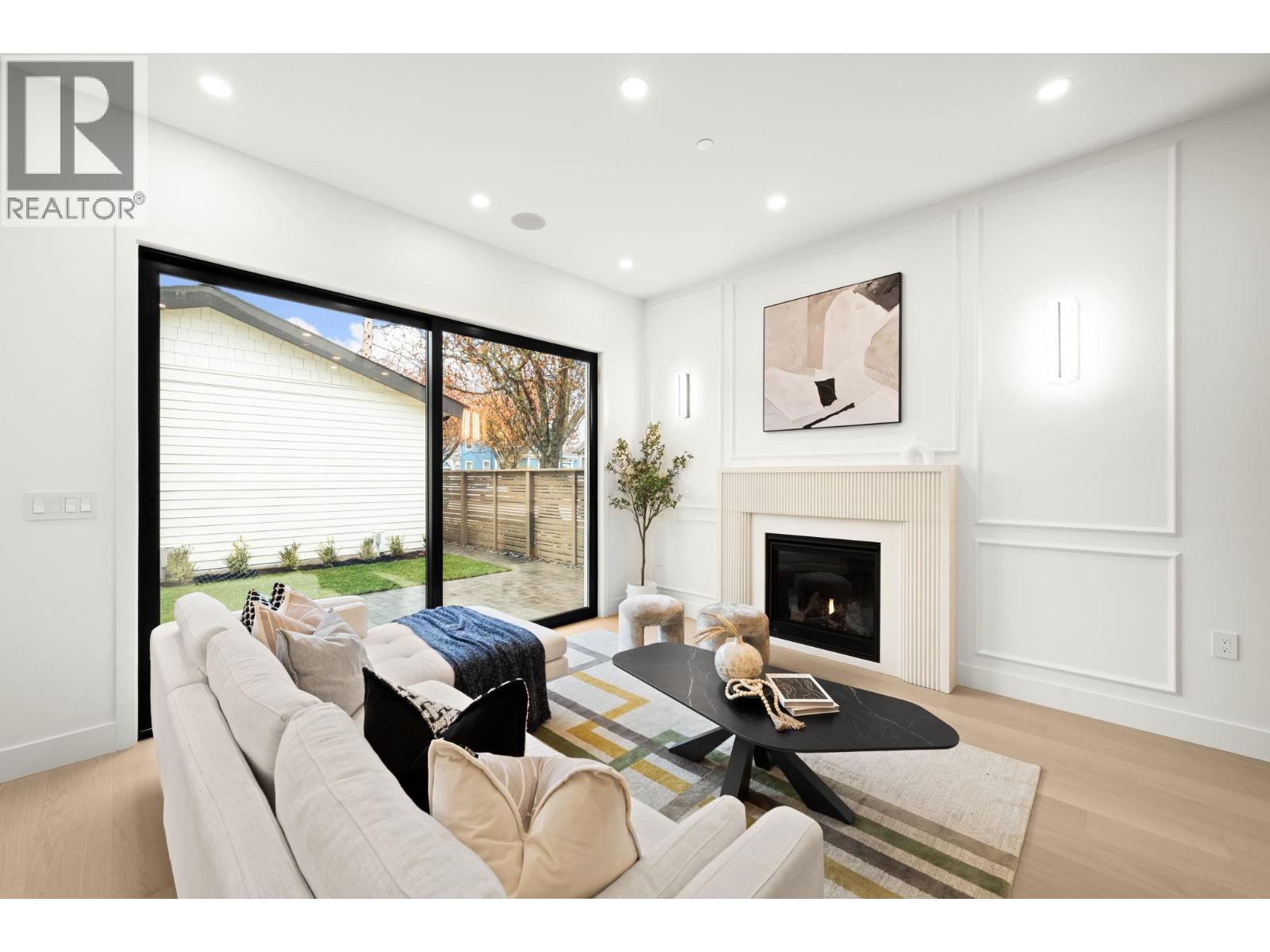 2965 Glen Drive, Vancouver, British Columbia  V5T 2P1 - Photo 6 - R3108593