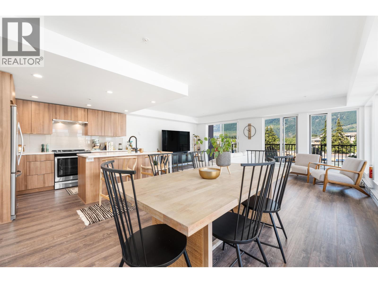 411 1365 Pemberton Avenue, Squamish, British Columbia  V8B 1B7 - Photo 22 - R3108607