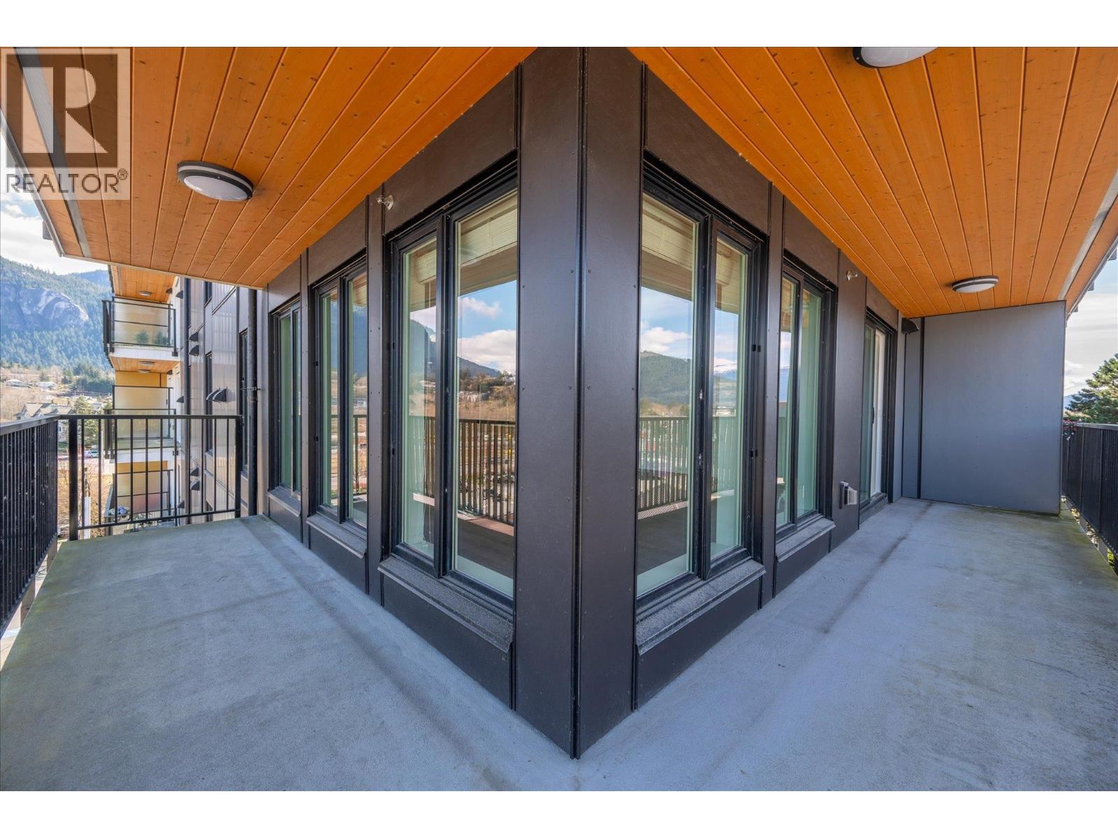 411 1365 Pemberton Avenue, Squamish, British Columbia  V8B 1B7 - Photo 25 - R3108607