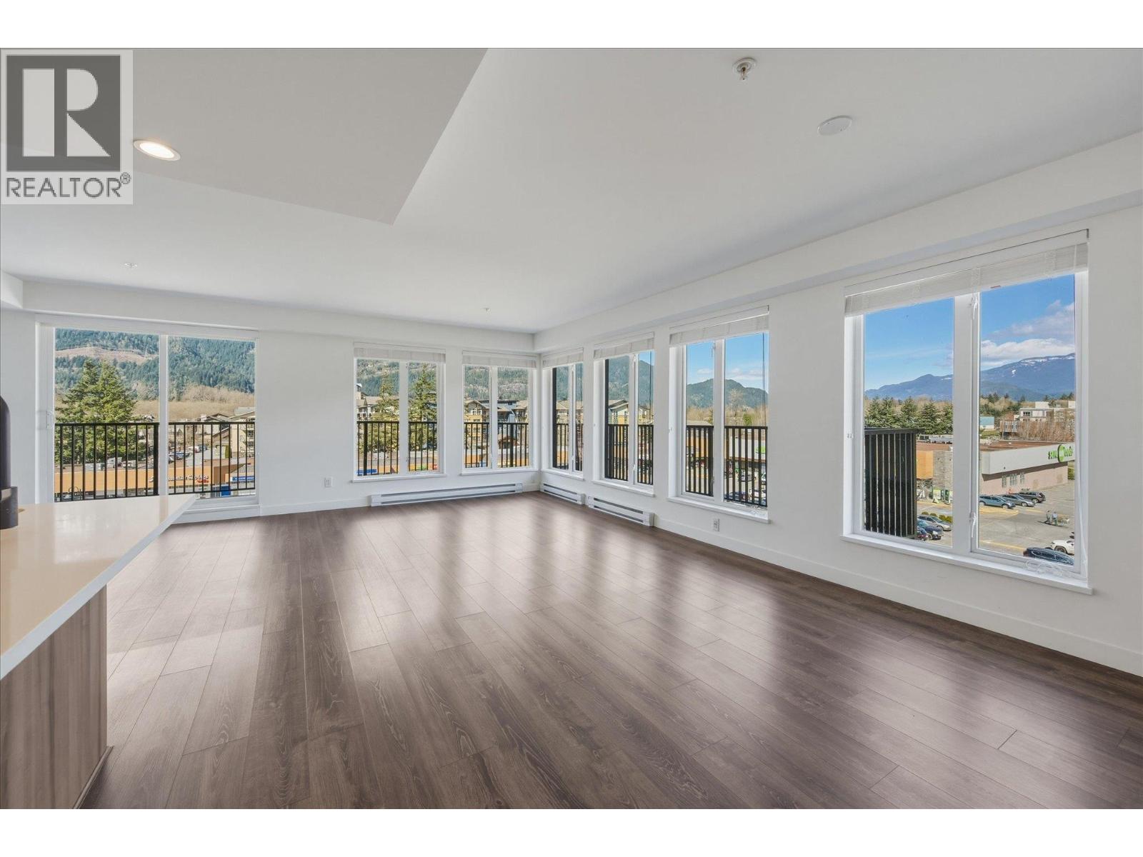 411 1365 Pemberton Avenue, Squamish, British Columbia  V8B 1B7 - Photo 7 - R3108607