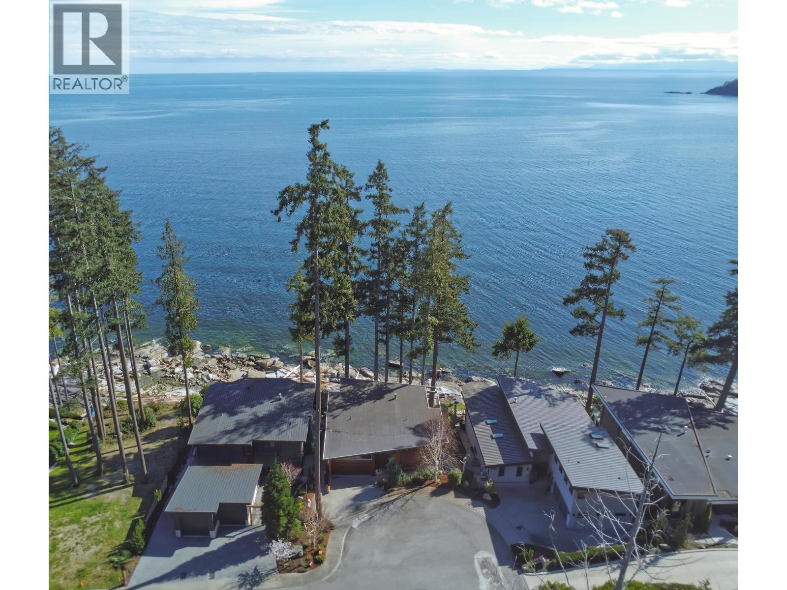 6085 Silverstone Lane, Sechelt, British Columbia  V7Z 0T8 - Photo 2 - R3108583