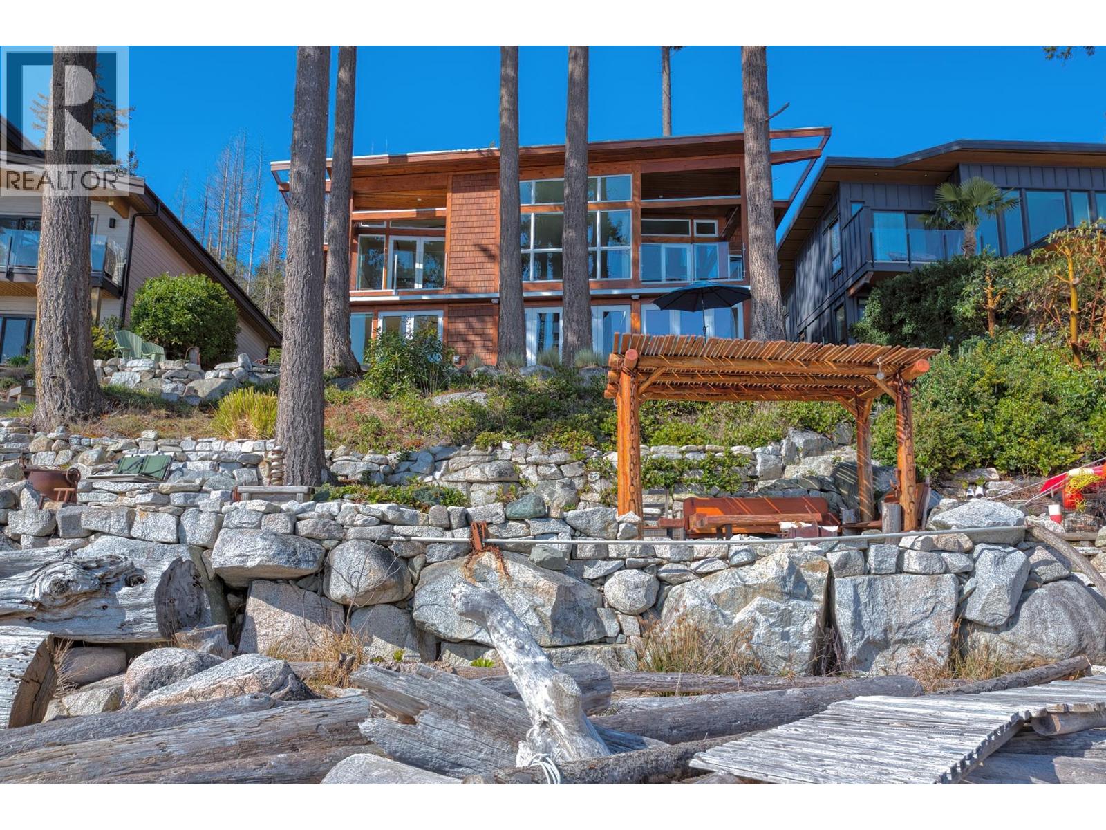 6085 Silverstone Lane, Sechelt, British Columbia  V7Z 0T8 - Photo 4 - R3108583