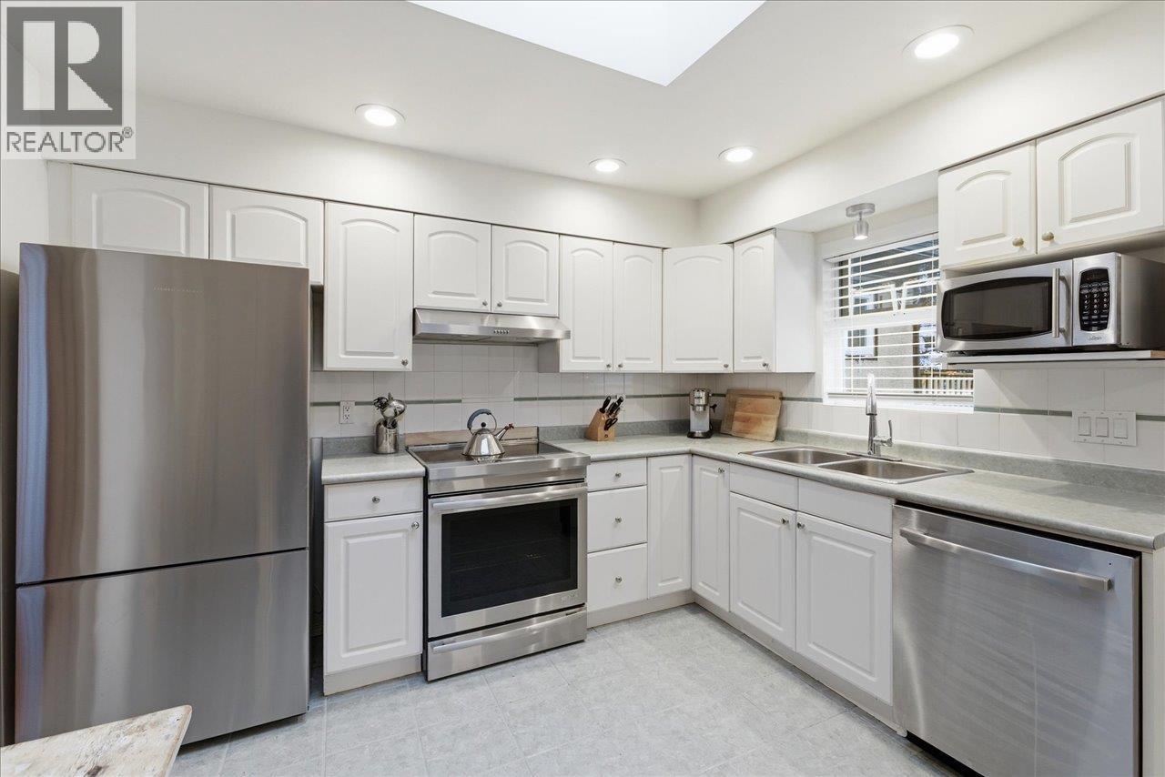 2232 W 14th Avenue, Vancouver, British Columbia  V6K 2W1 - Photo 11 - R3108631