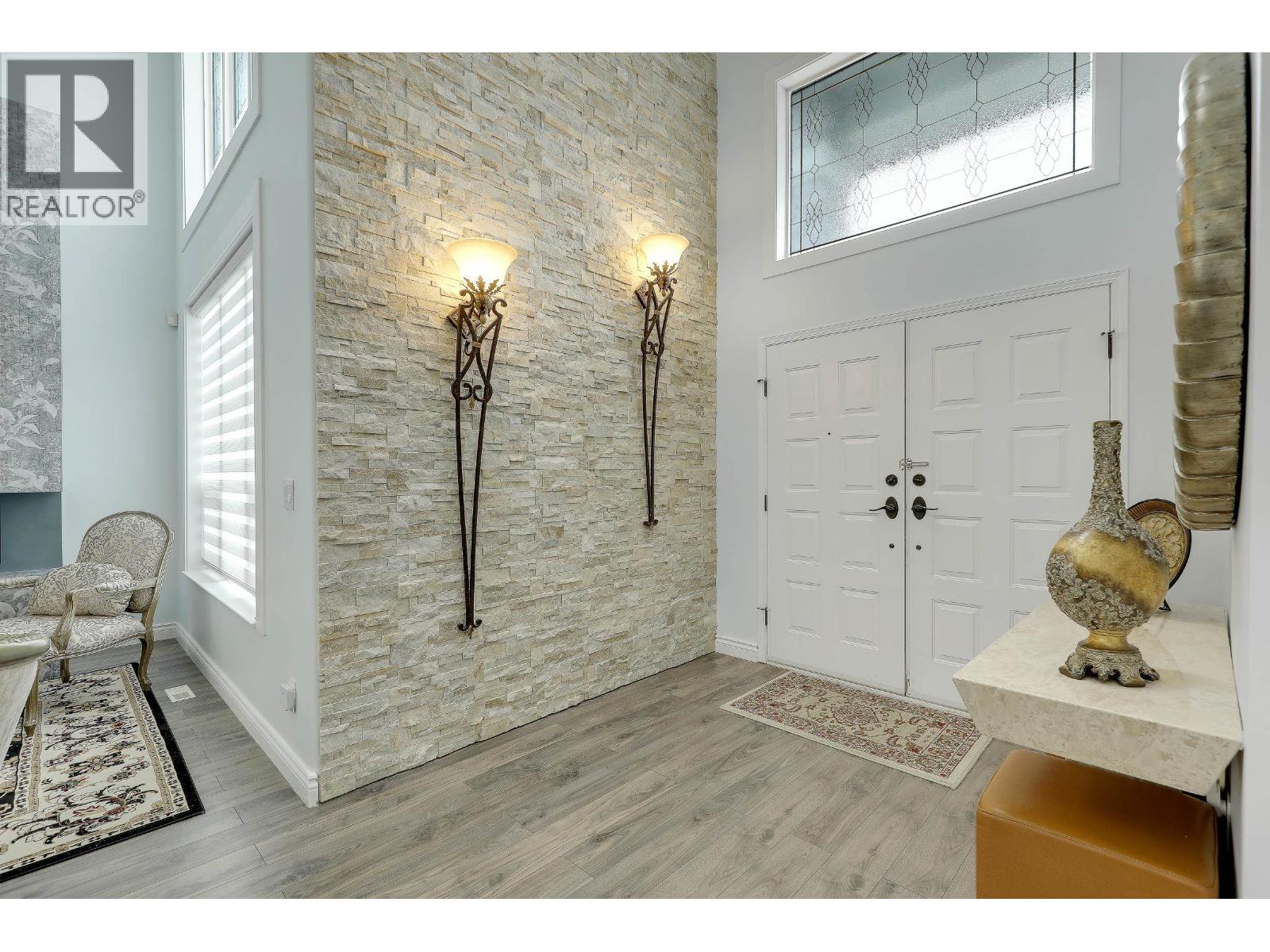 3070 Waddington Place, Coquitlam, British Columbia  V3E 2Y9 - Photo 2 - R3108636