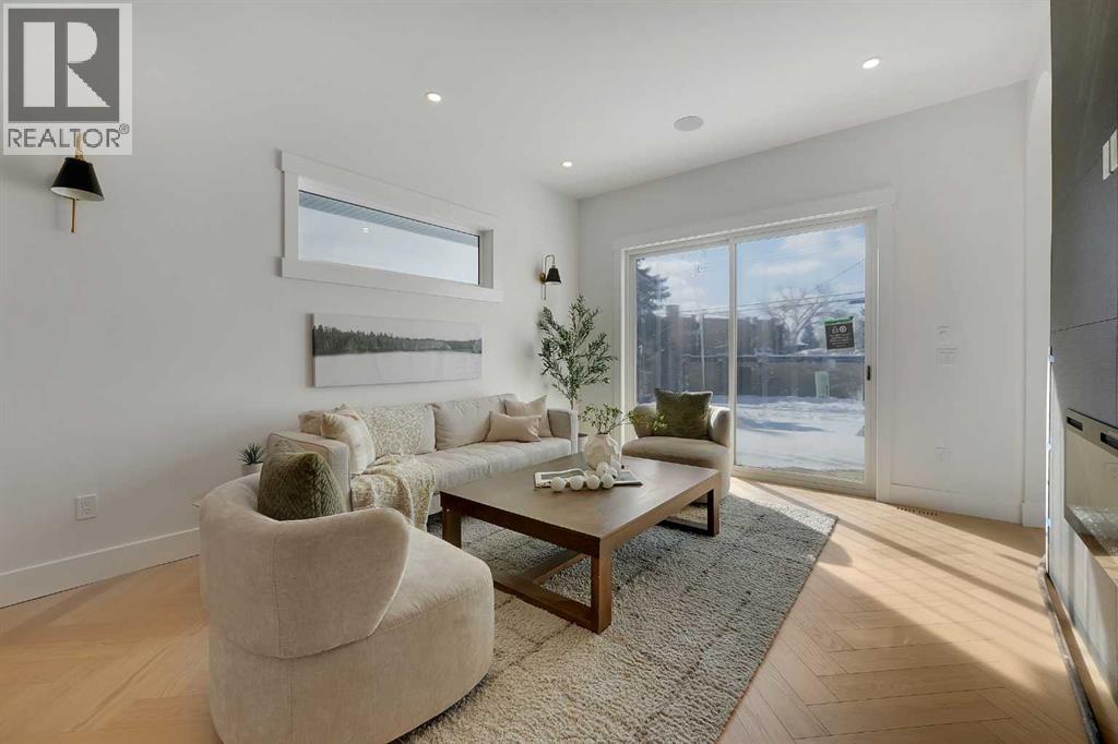 2413 25 Avenue Nw, Calgary, Alberta  T2M 2C6 - Photo 13 - A2286319