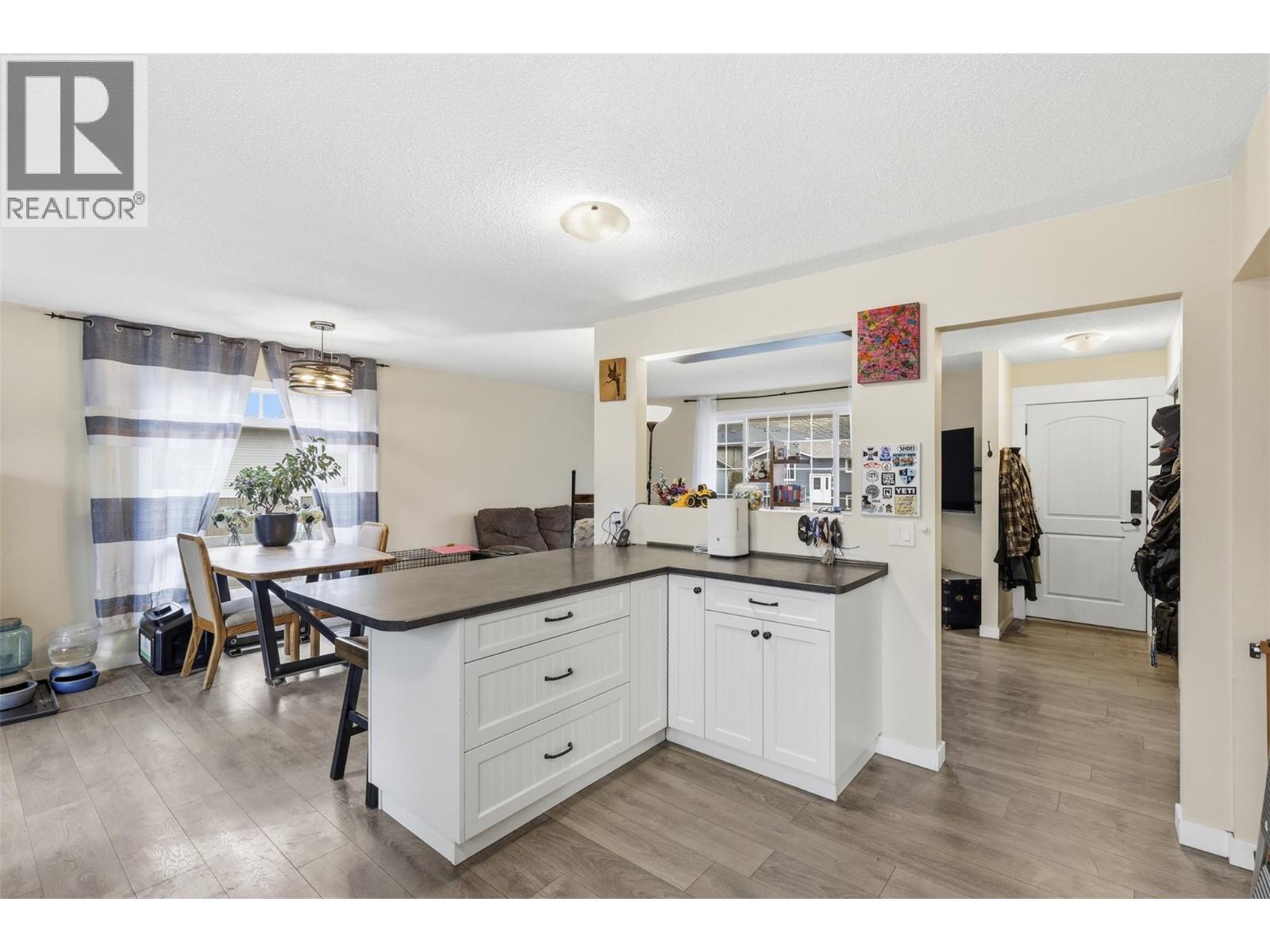 2569 Crestline Place, Kamloops, British Columbia  V2B 4V5 - Photo 15 - 10382582