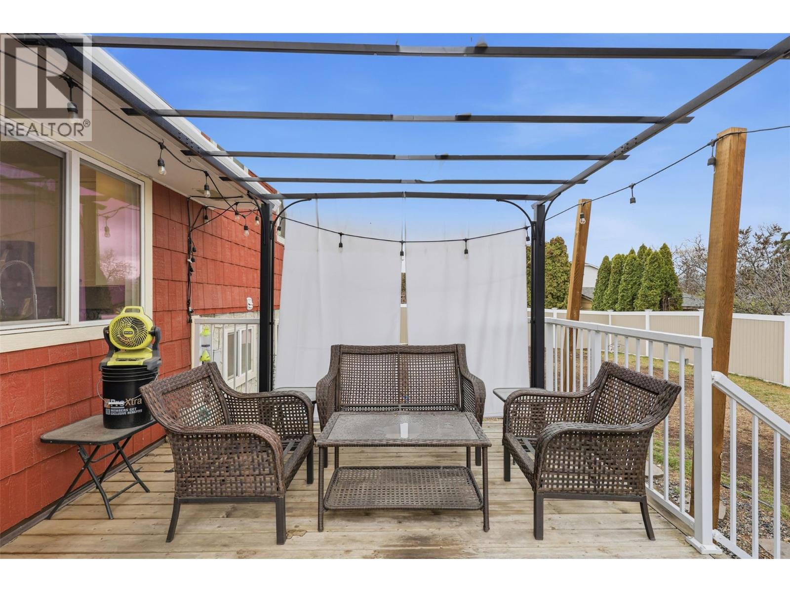 2569 Crestline Place, Kamloops, British Columbia  V2B 4V5 - Photo 17 - 10382582